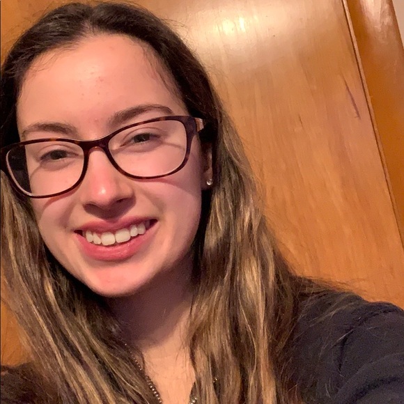 Profile Picture of Paige Gibala (@paigegibala) on Poshmark