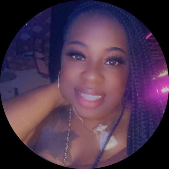 Profile Picture of Kiara Manning (@kmanning920) on Poshmark