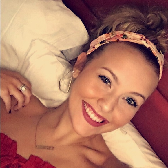 Profile Picture of Briana Mccurley (@briana_mccurley) on Poshmark