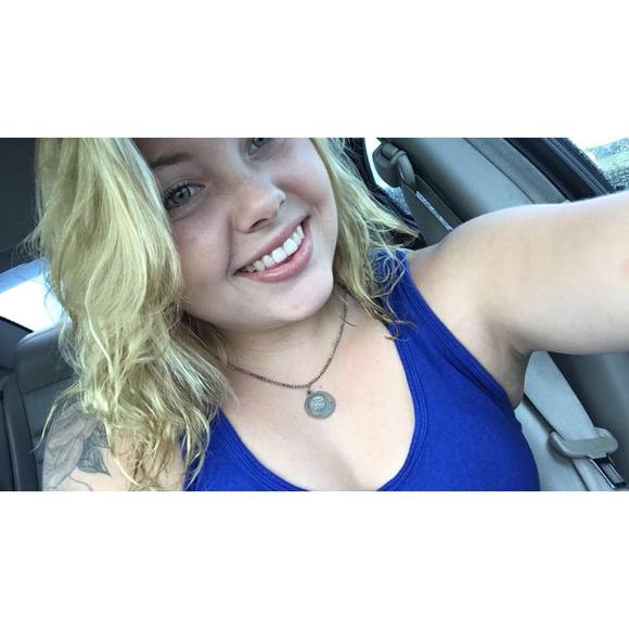 Profile Picture of Sammii Apthorpe (@samanthajk97) on Poshmark