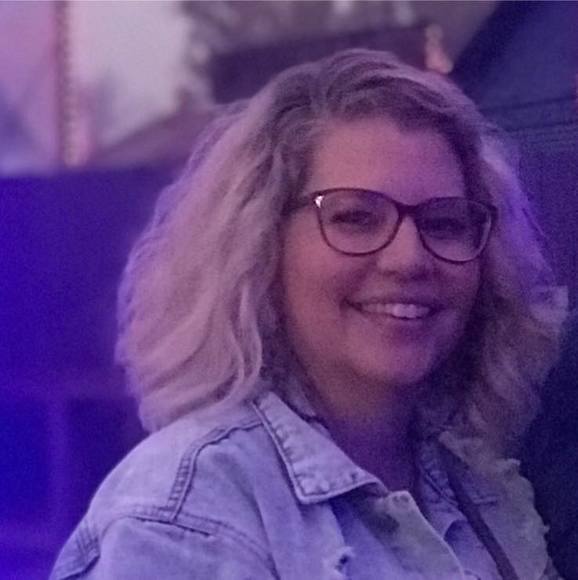 Profile Picture of Lindy Mason (@lindymason) on Poshmark