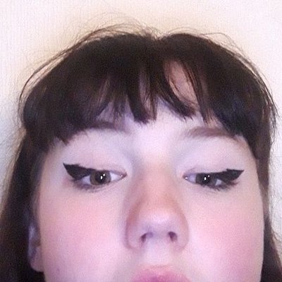 Profile Picture of Jess Belcher (@stairsssss) on Twitter