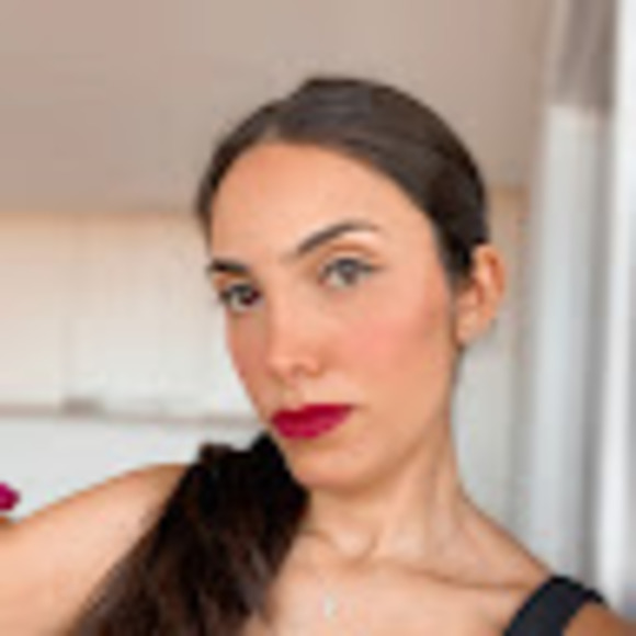 Stefanie Spinola - Poshmark Profile Picture of Stefanie Spinola (@stehspi) on Poshmark