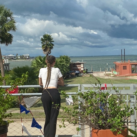 Profile Picture of Jocelyn Newton (@jocelyn_4200) on Poshmark