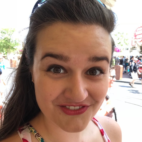 Profile Picture of Taylor Mccomb (@tmccomb613) on Poshmark