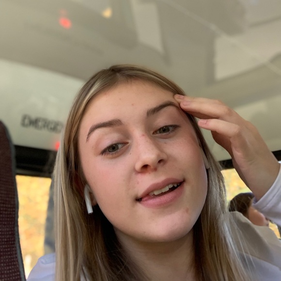 Profile Picture of Maggie Bielenberg (@maggiebie6) on Poshmark