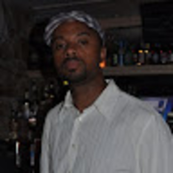 Profile Picture of Stephen Claude (@sirskyjuice) on Poshmark