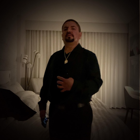 Profile Picture of Ivan Leon (@lobodemar35) on Poshmark