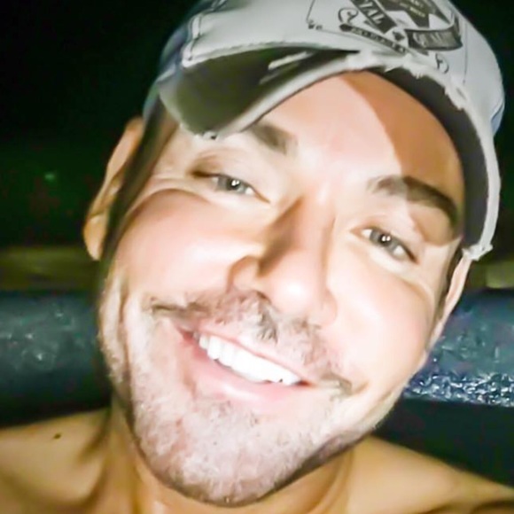 Profile Picture of Austin Chase (@bedesirous) on Poshmark