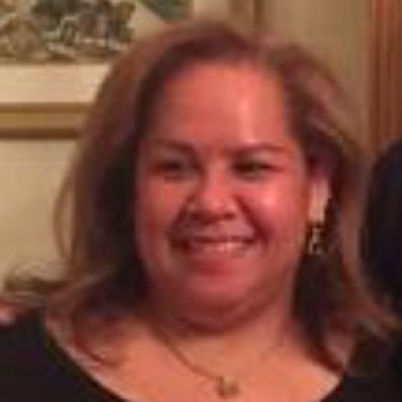 Profile Picture of Debra Bradley (@debraberyl) on Poshmark