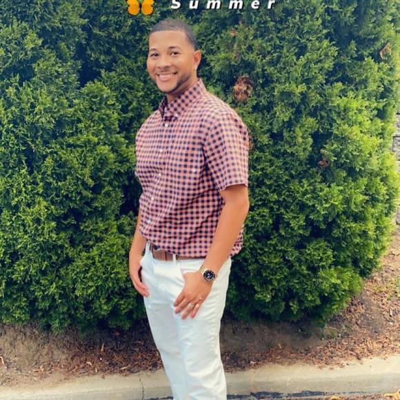 Profile Picture of Eric Manso (@ericmanso) on Poshmark