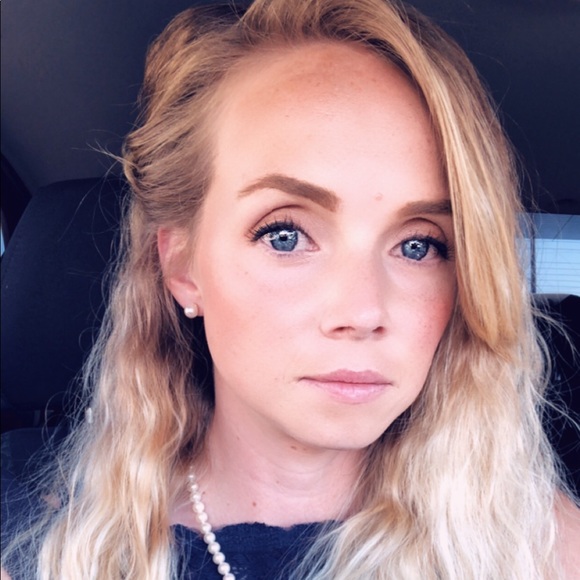 Profile Picture of Jessica Somerville (@jlsomerville) on Poshmark