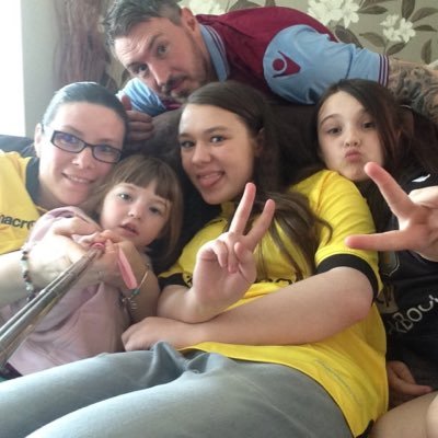 Profile Picture of Catherine Box (@CatherineBox1) on Twitter