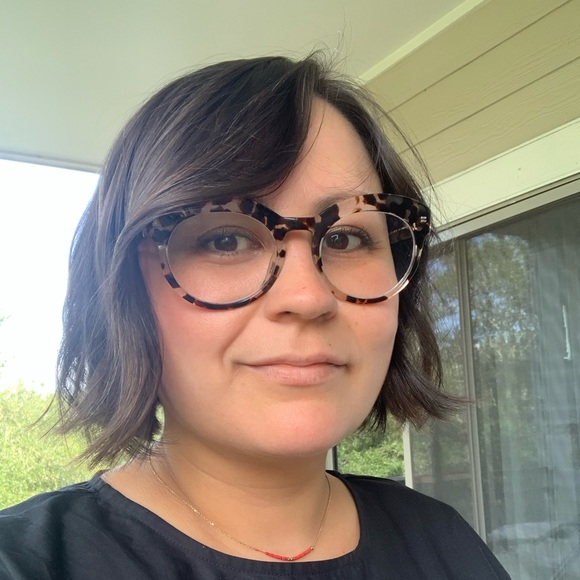 Profile Picture of Ameyalli Ruiz (@ameyalliruiz) on Poshmark