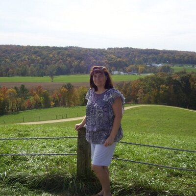 Profile Picture of Dianne McIntire (@DMC089) on Twitter