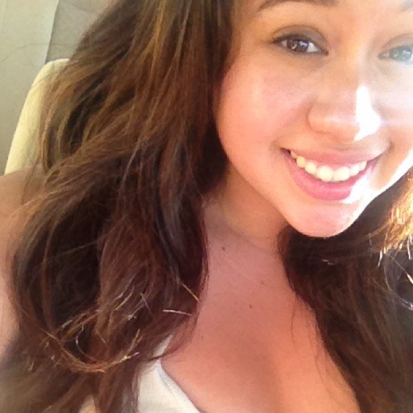 Profile Picture of Katheryn Laubscher (@kkjjll) on Poshmark