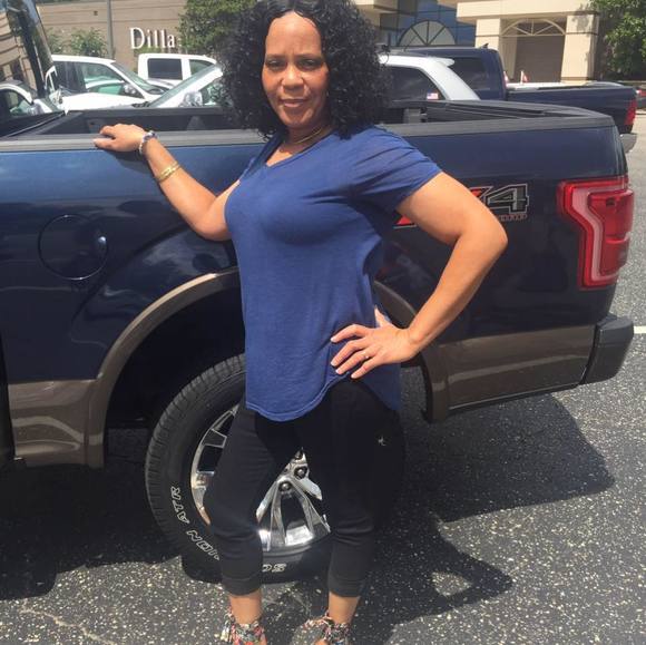 Profile Picture of Lynette Perry greene (@lperrygreene40) on Poshmark