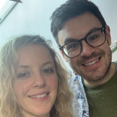 Profile Picture of James & Em Roe (@JamesEmRoe) on Twitter