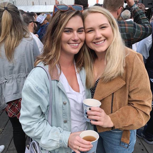 Profile Picture of Danielle Gallagher (@daniellegallagh) on Poshmark