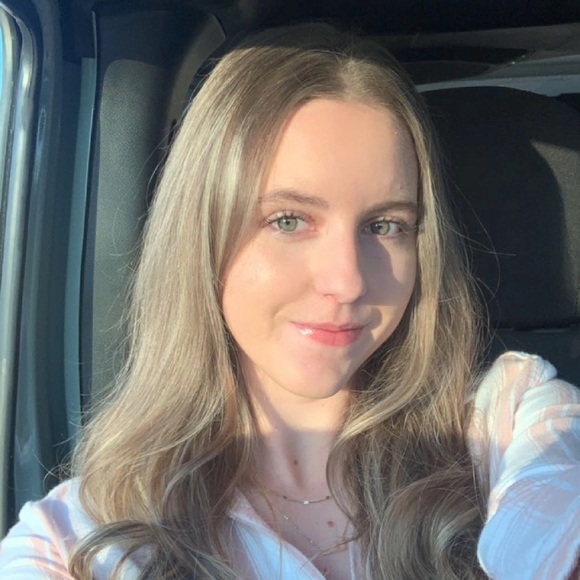 Profile Picture of Faith Johnson (@faith_e_johnson) on Poshmark