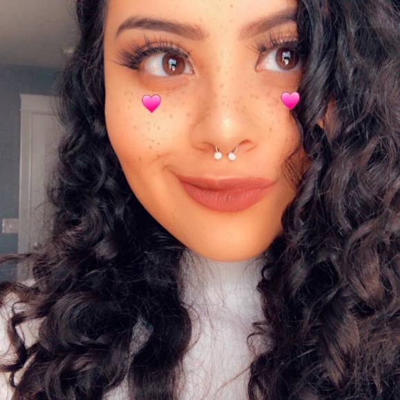 Profile Picture of Jessica Isabel (@jessibel) on Poshmark