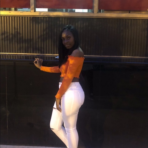 Profile Picture of Janice Samuels (@europe243) on Poshmark