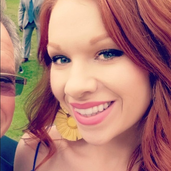 Thea Petrigac - Poshmark Profile Picture of Thea Petrigac (@thea_mae) on Poshmark