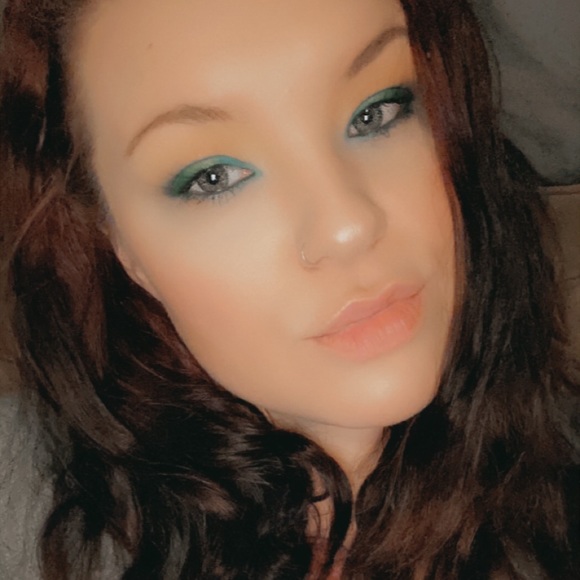 Profile Picture of Jennifer Shofstall (@jshofstall88) on Poshmark