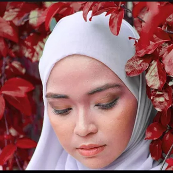 Leen Ayoub - Poshmark Profile Picture of Leen Ayoub (@niceleen123) on Poshmark