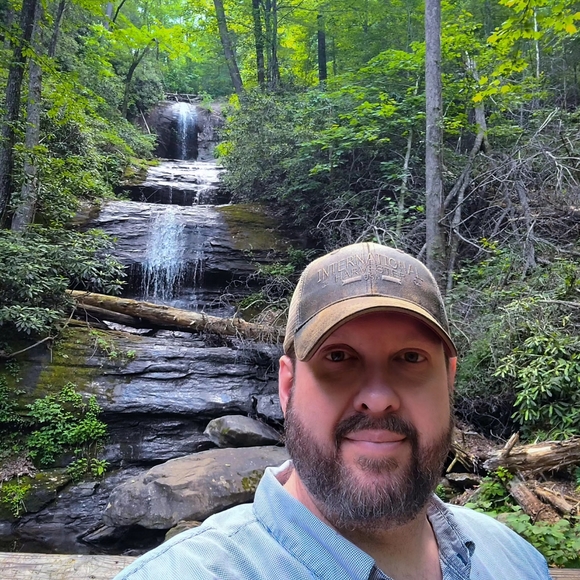 Profile Picture of Scott Kelley (@pooman30) on Poshmark