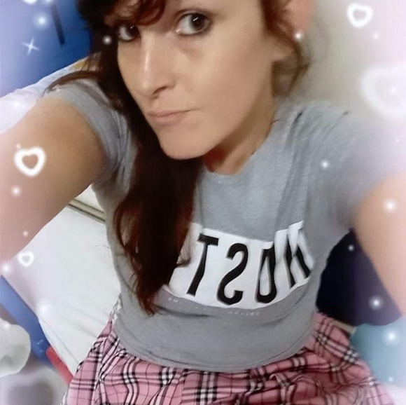 Profile Picture of Polly Keen (@blessedchick999) on Poshmark