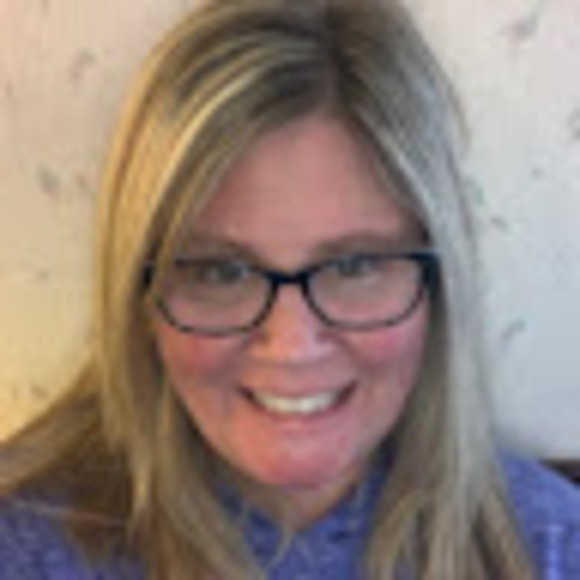 Profile Picture of Michele Ebmeyer (@micheleebmeyer) on Poshmark