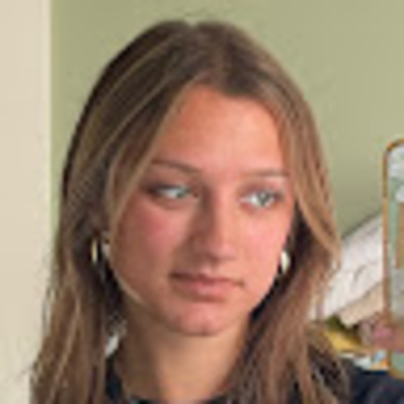 Profile Picture of Phoebe Ostner (@ayobigpapi84) on Poshmark