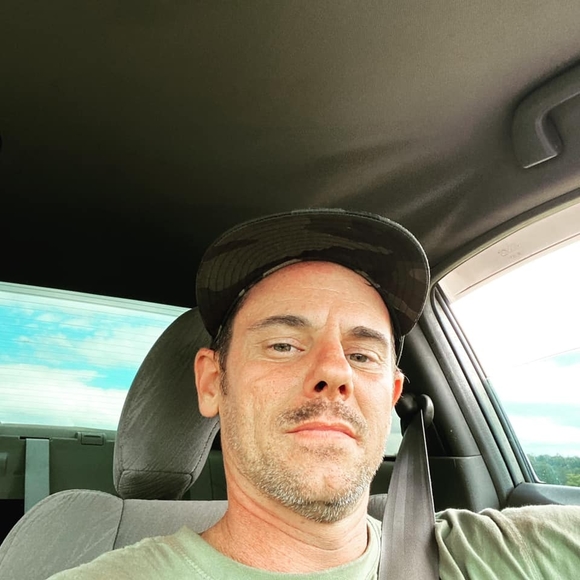 Profile Picture of Jimmy Hart (@jimmyhart968) on Poshmark