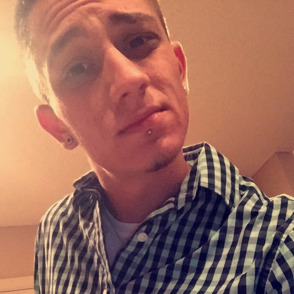 Profile Picture of Matthew Monette (@matthewxdavid) on Poshmark