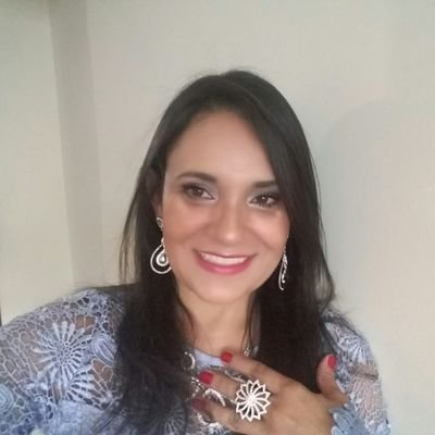 Profile Picture of Lucia Lelis (@LuciaServulo) on Twitter