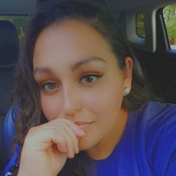 Profile Picture of Cassandra Cogbill (@ccogbill) on Poshmark