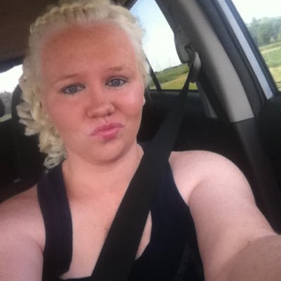 Profile Picture of Crystal Roberts (@CrystalHanson21) on Twitter