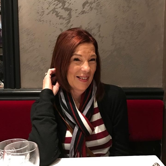 Profile Picture of Nelisa Headding (@nelisak) on Poshmark