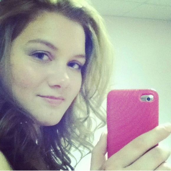 Profile Picture of Michaela Ragland (@mragland) on Poshmark