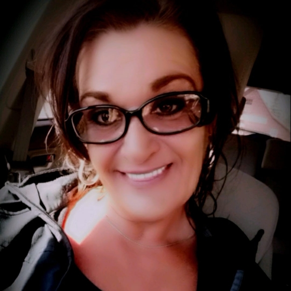 Profile Picture of Lisa Lafferty (@bmastiff) on Poshmark