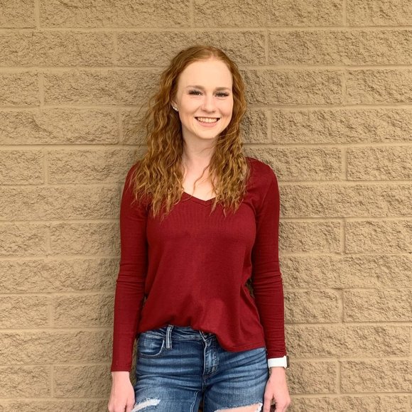 Kimberly Mclarney - Poshmark Profile Picture of Kimberly Mclarney (@kimimcl) on Poshmark