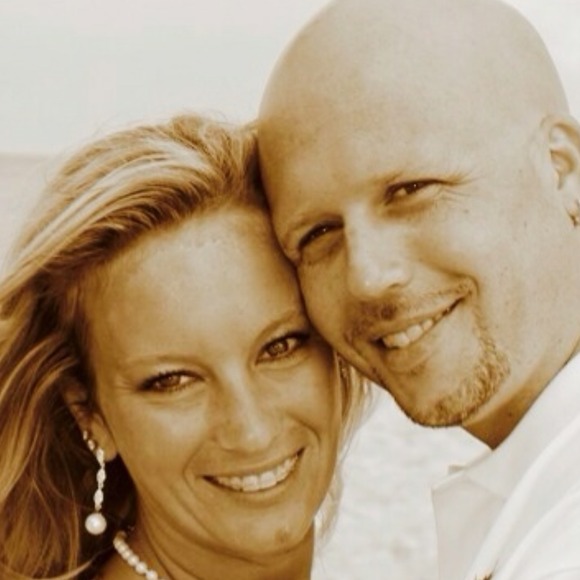 Profile Picture of Jason Cave (@jasoncave) on Poshmark