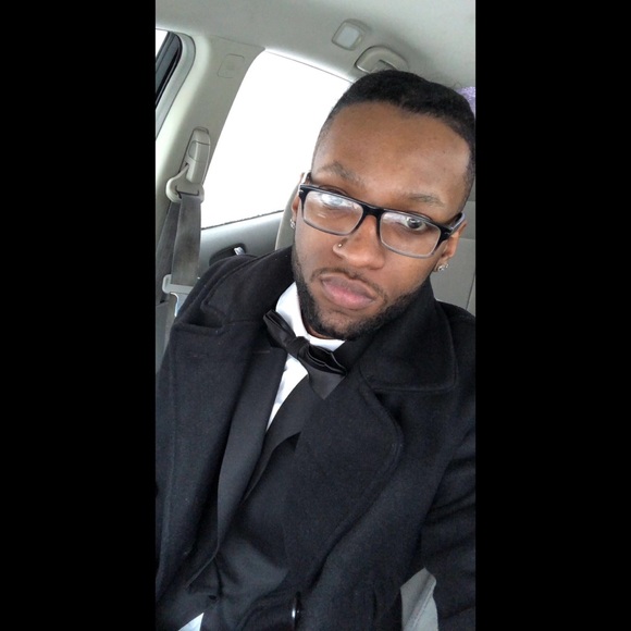 Profile Picture of Camerin Pettiway (@camerin__) on Poshmark