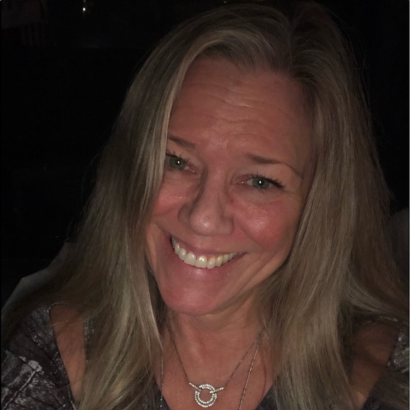 Profile Picture of Julienne Cargle (@jlccloset) on Poshmark