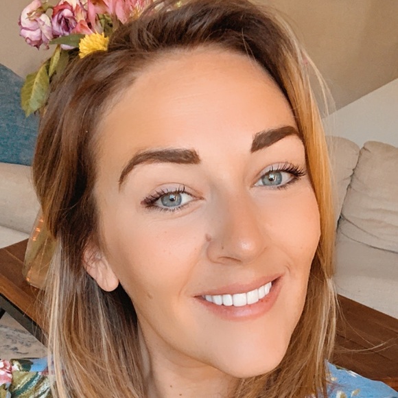 Profile Picture of Kim Engesath (@kimengesath) on Poshmark