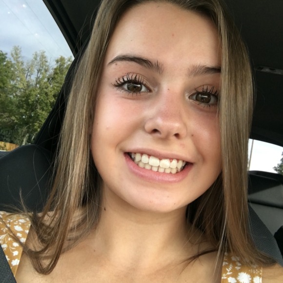 Profile Picture of Olivia Hauser (@livhauser) on Poshmark