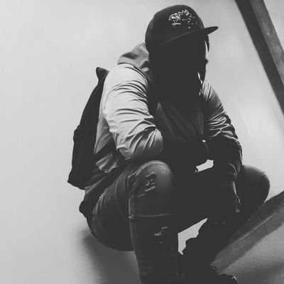 Profile Picture of Michael B. Goggins (@wolfave) on Twitter