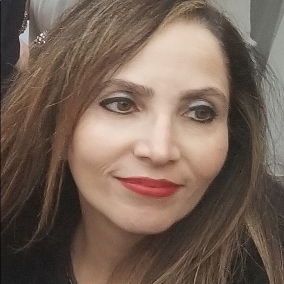 Profile Picture of Anita Hakimi (@anitakhodamam) on Poshmark