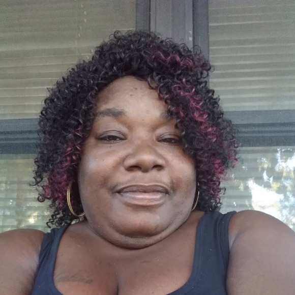 Profile Picture of Stacy Roddy (@stacyroddy86) on Poshmark